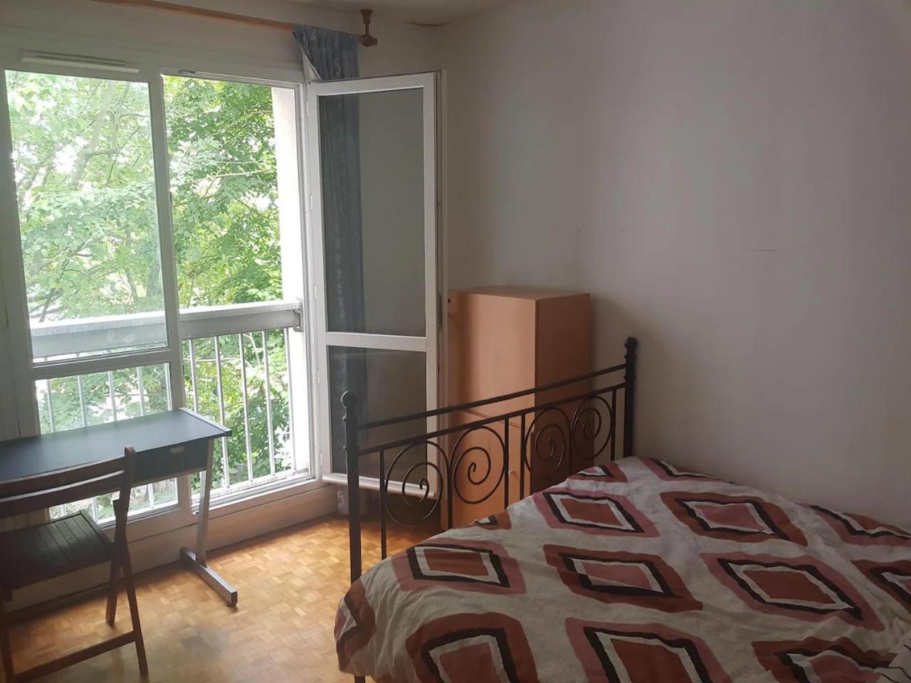 Une Chambre Privee Entre Paris Et Disneyland Noisy-le-Grand Esterno foto